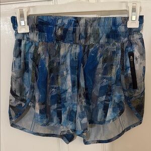 Lululemon Blue/Green/Grey Patterned Women's Running Shorts 3/4” inseam